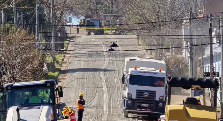 Sábado y domingo de obras: avanza el cementado de calles en barrio Progreso Sábado y domingo de obras: avanza el cementado de calles en barrio Progreso