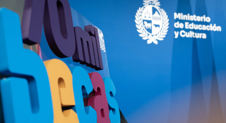 Butiá otorgó casi 21.000 becas en educación media y proyecta alcanzar a 70.000 estudiantes en 2029 Butiá otorgó casi 21.000 becas en educación media y proyecta alcanzar a 70.000 estudiantes en 2029