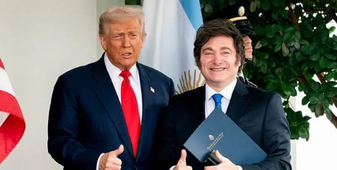 «Si pierde, no vamos a ser tan generosos con Argentina»: Trump refuerza su respaldo electoral a Milei durante su encuentro en la Casa Blanca «Si pierde, no vamos a ser tan generosos con Argentina»: Trump refuerza su respaldo electoral a Milei durante su encuentro en la Casa Blanca