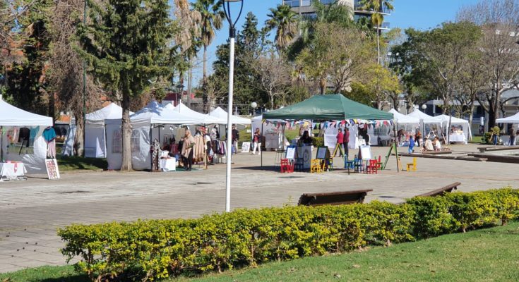 Este sábado y domingo se realiza la Expo feria artesanal en plaza Treinta y Tres