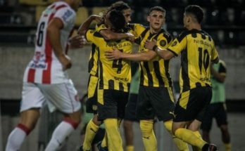 Peñarol le ganó a River Plate 2 a 0 y sigue en la pelea del Clausura