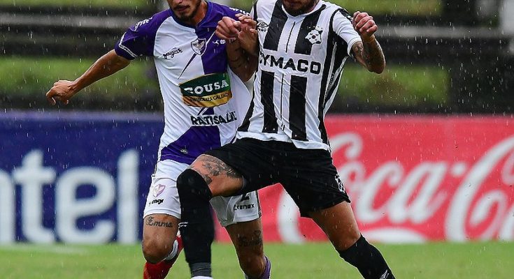 Lluvia de goles en el Capurro: Fenix y Wanderers empataron 3 a 3