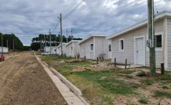 Intendencia y Ministerio entregaron la llave de 43 viviendas en barrio Uruguay