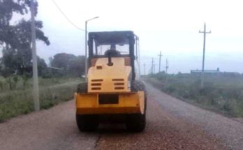 Intendencia aplica tratamiento bituminoso en avenida Apolón de Mirbeck