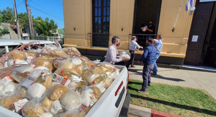 Intendencia de Salto y Cecoed entregaron 150 canastas para pobladores de Belén