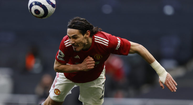 Cavani, héroe del Manchester United en el triunfo ante Mourinho