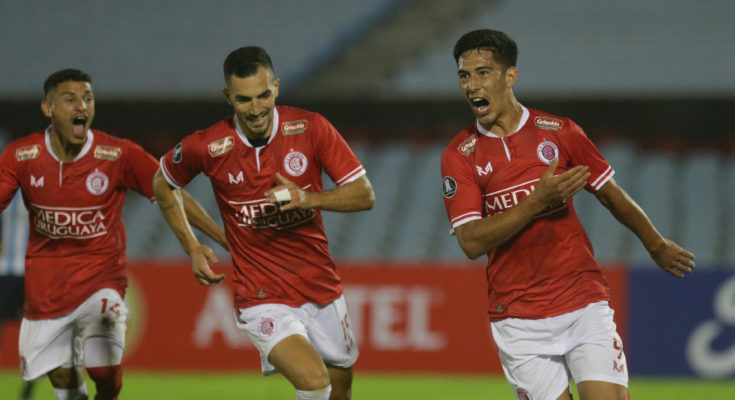 Rentistas empató 1 a 1 con Racing de Avellaneda en su debut en Copa Libertadores