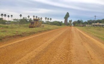 Intendencia realiza el mantenimiento de calles en zona de Arenitas Blancas