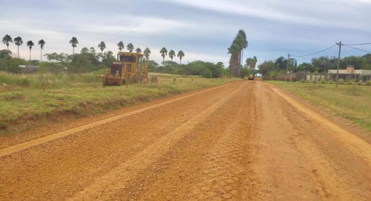 Intendencia realiza el mantenimiento de calles en zona de Arenitas Blancas