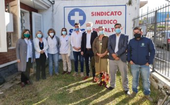 Intendente Lima participó de la inauguración del tercer vacunatorio de la ciudad en el local del Sindicato Médico