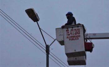 Alumbrado Público trabaja para restablecer el servicio en la ciudad tras la afectación por el temporal de viento del fin de semana