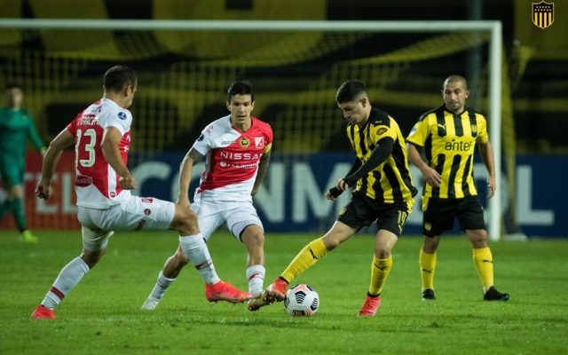 Sudamericana: Peñarol derrota 3-0 a River Plate de Asunción y sigue con puntaje perfecto