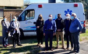 Salto Grande entregó ambulancia y equipos celulares para fortalecer la respuesta frente a la emergencia sanitaria