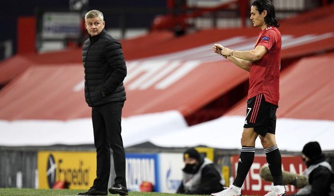 Manchester United: Solskjaer cada vez más “esperanzado” con la continuidad de Cavani