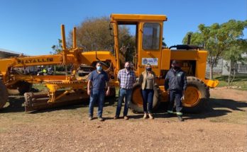 Intendencia de Salto hizo entrega de una motoniveladora al municipio de Mataojo