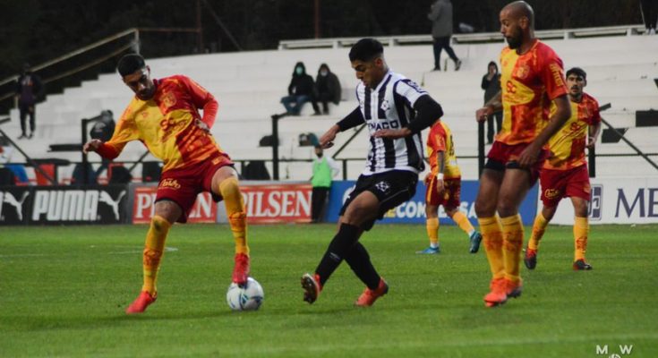 Apertura: Wanderers derrotó 3-0 a Villa Española en el Parque Viera y trepa en la tabla