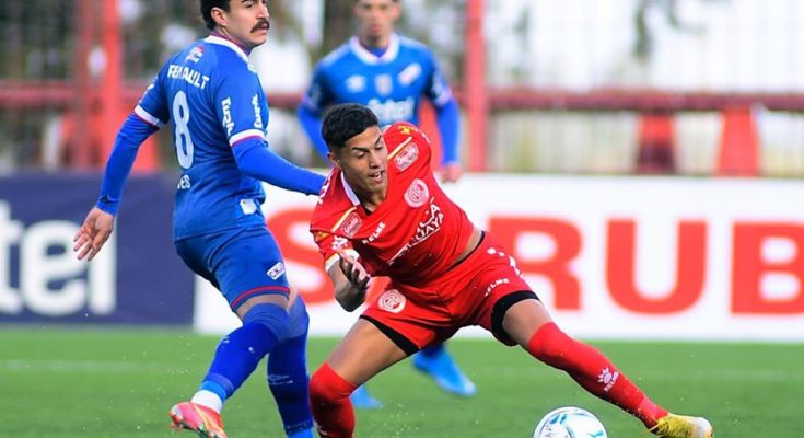 Apertura: Nacional, con uno menos por la roja a Armando Méndez, empató 1-1 con Rentistas