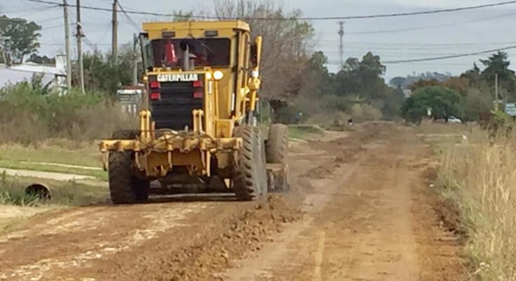 Equipos viales de la Intendencia de Salto continúan con tareas de recuperación de calles de ripio