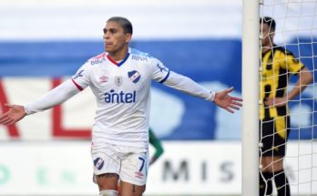 Apertura: Nacional derrotó 2-0 a Peñarol en el Gran Parque Central y alcanzó la cima