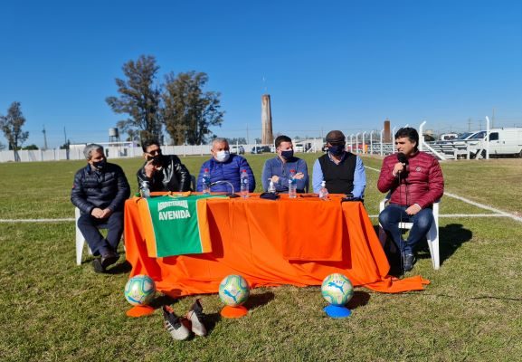 Intendente Andrés Lima reafirmó su compromiso con el deporte