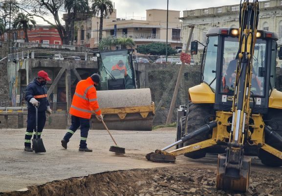 Intendencia trabaja en el talud de acceso al puente de Los Algarrobos