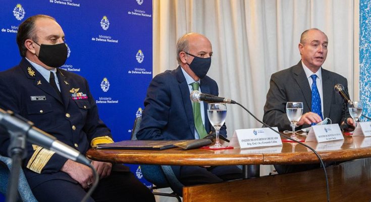 Fernando Colina asumió como presidente del Instituto Antártico Uruguayo