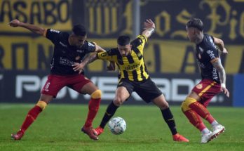 Apertura: Peñarol le ganó 1-0 a Progreso en el Campeón del Siglo