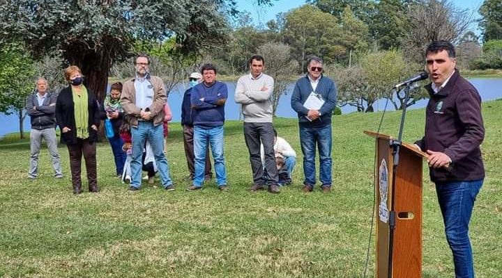 Intendente Andrés Lima dejó habilitado el Parque del Lago