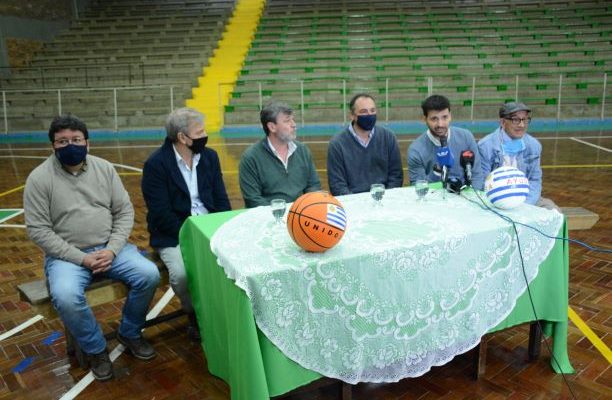 Gustavo Chiriff participó de la presentación de mejoras en el Estadio Arnoldo Bernasconi