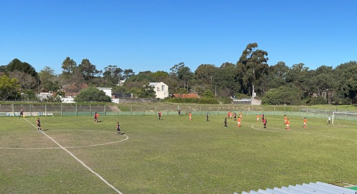 Salto F.C. goleó de visitante al equipo de Alto Perú por 4 a 0