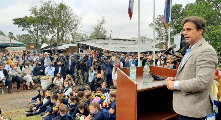 Luis Lacalle Pou en Salto: “Vamos a abrirnos al mundo para darle oportunidades a nuestra gente”