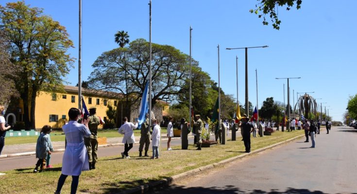 12 de octubre: Acto en Jardín de las Américas frente al Cuartel Gral. Artigas