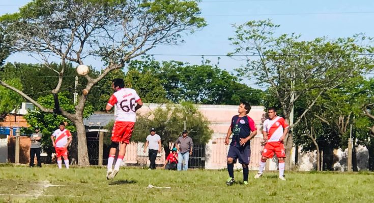 La Liga de Fútbol Senior suspendió los partidos de este sábado por el tiempo