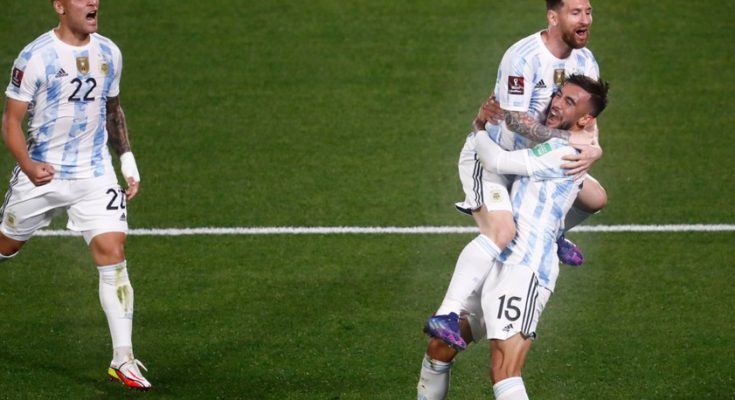 Eliminatorias: Argentina se floreó y derrotó 3-0 a Uruguay en el Monumental