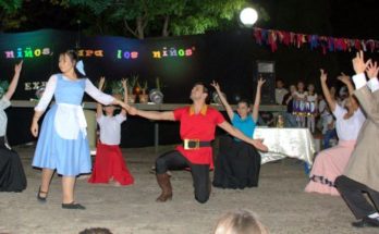 La Escuela N° 6 de Belén realizó con éxito su Expo Artística en la plaza del pueblo