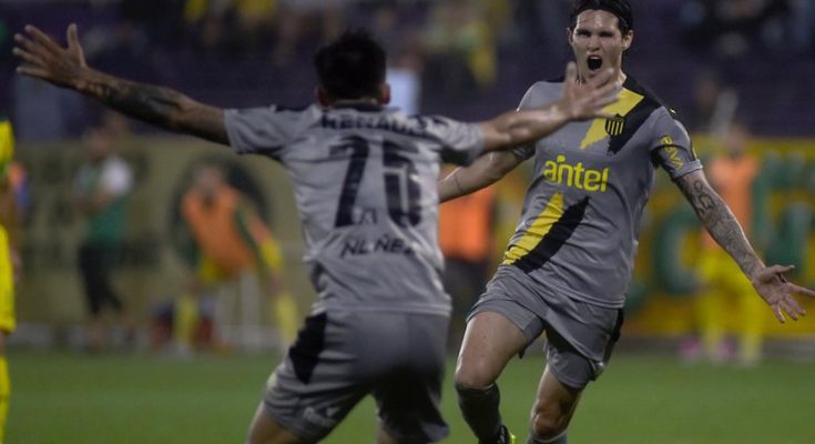 Clausura: Peñarol con tres del salteño Ruben Bentancourt derrotó 3-1 a Cerrito