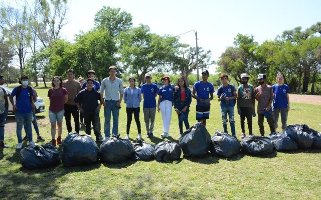 Intendencia y CECAP realizaron una jornada de Plogging en Parque Harriague