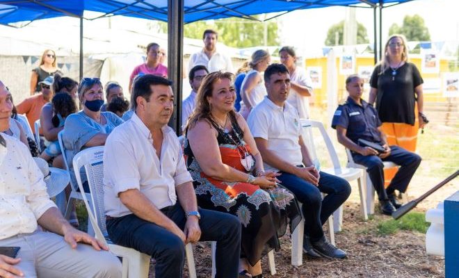 Intendente Lima participó junto a la ministra Irene Moreira de la entrega de nuevas viviendas en barrio Andresito