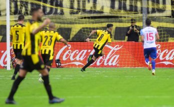 Peñarol venció a Nacional 1-0 en el Campeón del Siglo con gol de Pablo Ceppelini