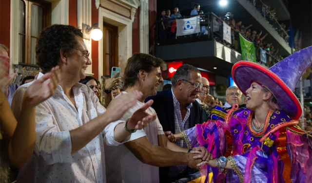 Lacalle Pou participó en la celebración del Carnaval de Artigas Lacalle Pou participó en la celebración del Carnaval de Artigas