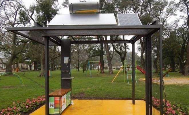 Intendente Lima destacó instalación de garitas inteligentes en Constitución y Valentín