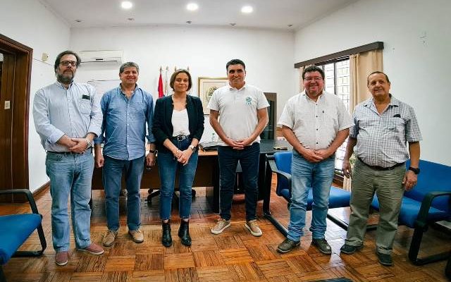 Intendente se reunió con integrantes de la directiva del Centro Comercial e Industrial de Salto