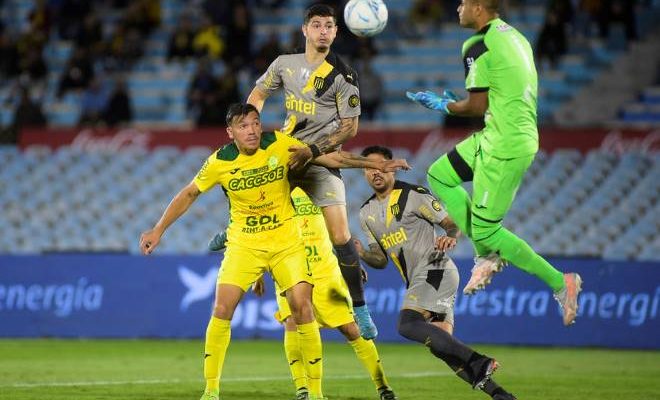 Apertura: Cerrito y Peñarol empataron sin goles en el Estadio Centenario