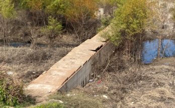 Edil Marziotte alerta por segunda vez estado de colector de OSE que se usa de pasaje peatonal