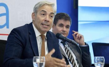 ANEP recibió donación de teléfonos móviles que distribuirá entre estudiantes