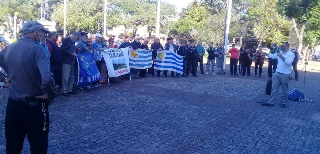 Convocan a los ex obreros de Salto Grande y sus familias para la asamblea pública este sábado en Plaza Artigas Convocan a los ex obreros de Salto Grande y sus familias para la asamblea pública este sábado en Plaza Artigas