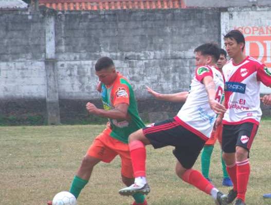 Habrá tres partidos en el Estadio Dickinson este domingo por la novena fecha de la Divisional «B» Habrá tres partidos en el Estadio Dickinson este domingo por la novena fecha de la Divisional «B»