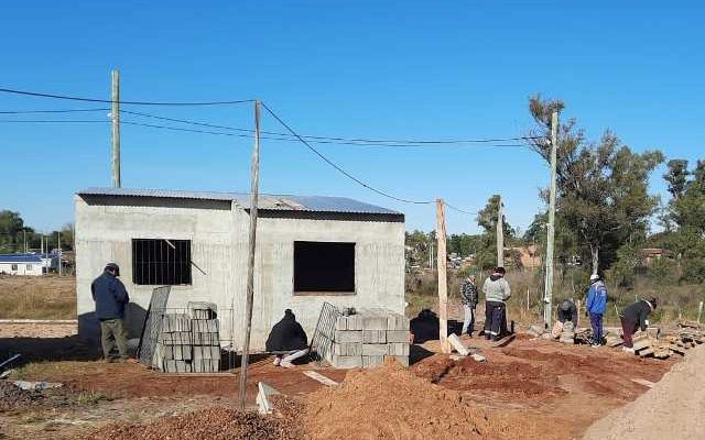 Intendente Lima destacó que más familias continúan con la autoconstrucción de sus viviendas