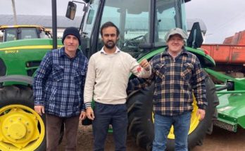Director de Descentralización y diputado Lima participaron de la entrega de un tractor para el Municipio de Valentín
