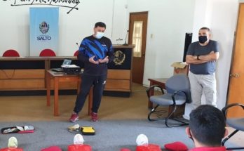 Taller sobre reanimación cardíaca y uso de desfibrilador externo